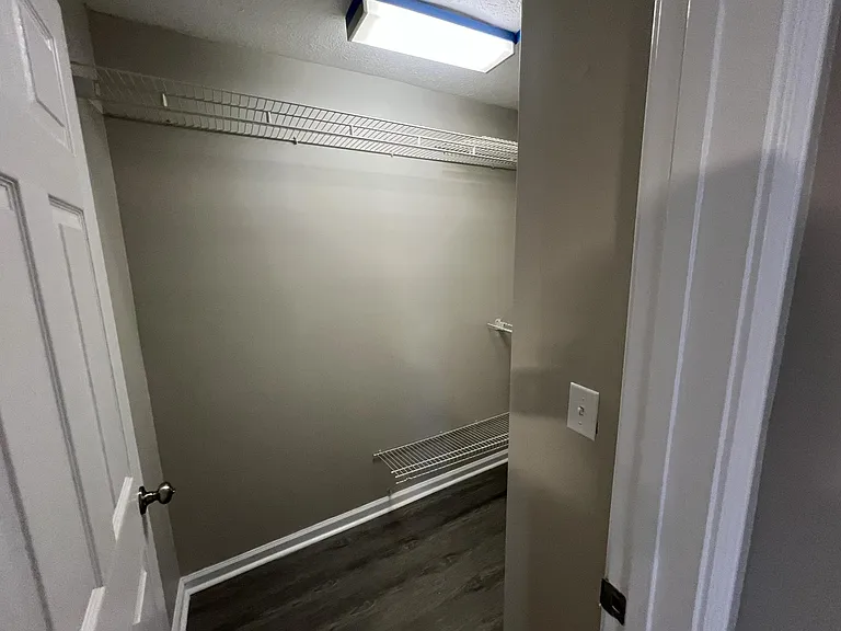 300 Stewart Ln #31 — Photo 12