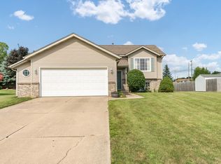 1565 Meadows Ln SW, Wyoming, MI 49509