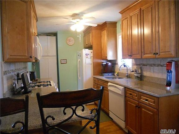 3rd image of 211 N Suffolk Ave