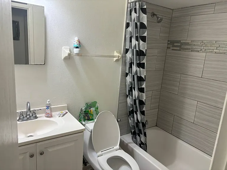 11918 Alafaya Woods Ct — Photo 1