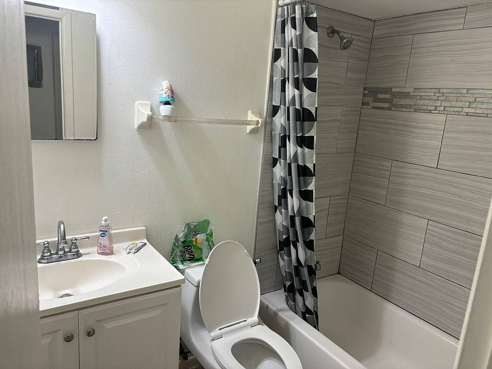 1st image of 11918 Alafaya Woods Ct