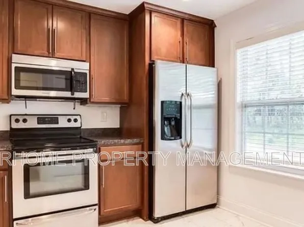 352 Teal Ct, Roswell, GA 30076