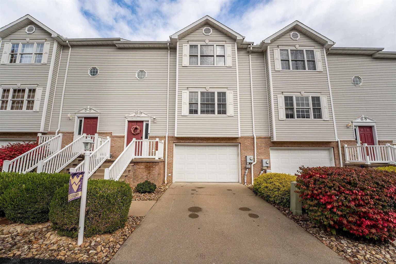 114 New Castle Dr photo 1