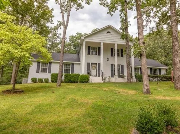 260 Horner Dr, Selmer, TN 38375