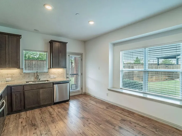 1278 Lamar Dr — Photo 8