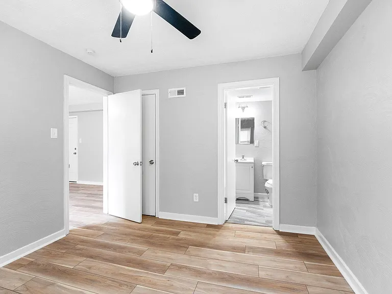 2255 W Broad St #204 — Photo 7