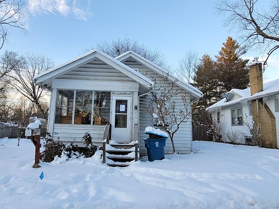 2nd image of 205 E Maple St