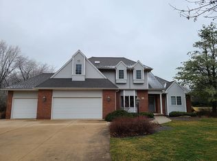 104 Oakview Dr, Knoxville, IL 61448