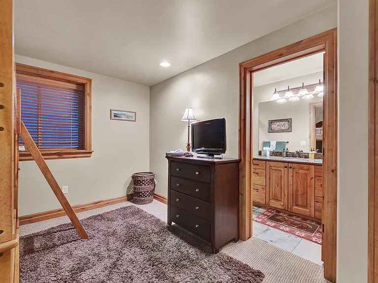 1019 Norfolk Ave — Photo 27