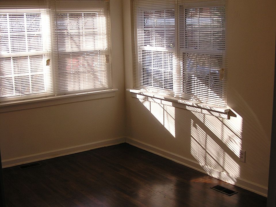 2nd image of 2913 Wade Ave