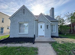 556 Taft Pl, Gary, IN 46404
