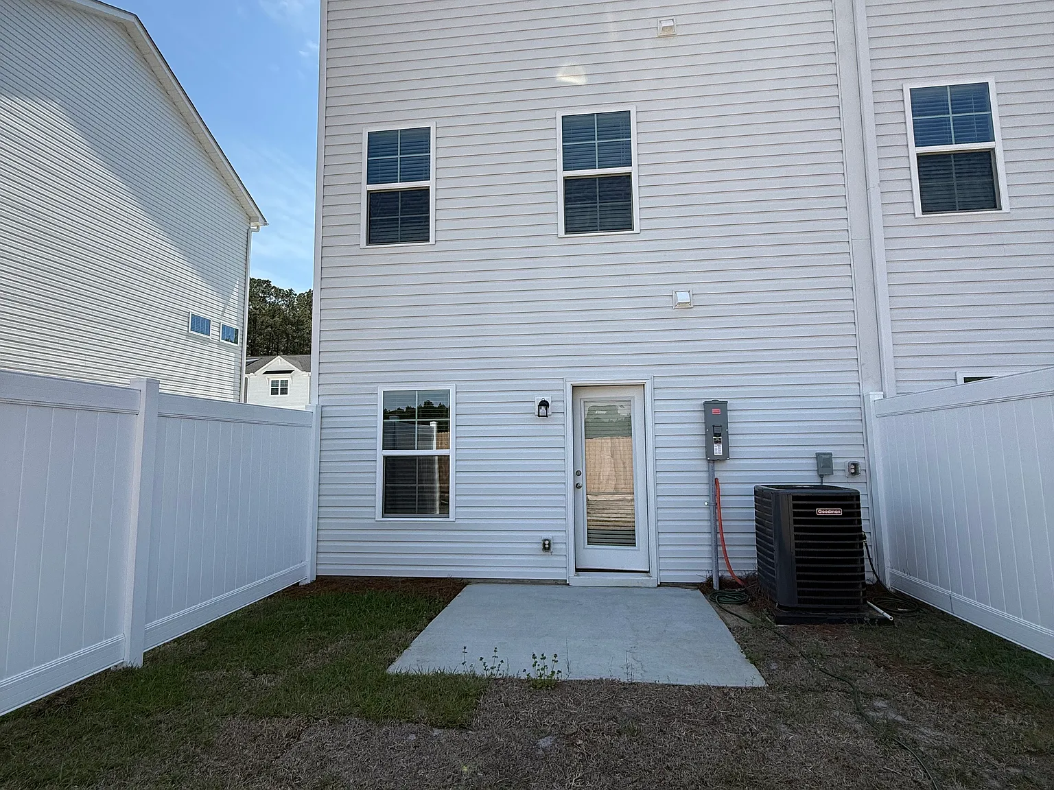 3 bed, 1696 sqft, $2,000 — Photo 3