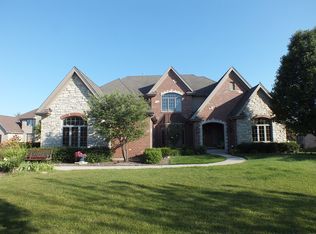 11721 Azure Dr, Frankfort, IL 60423