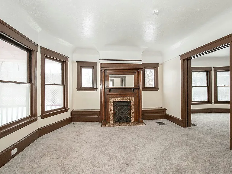 10937 Tacoma Ave — Photo 8