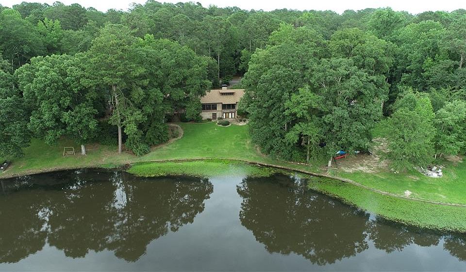 1st image of 425 Audubon Cir