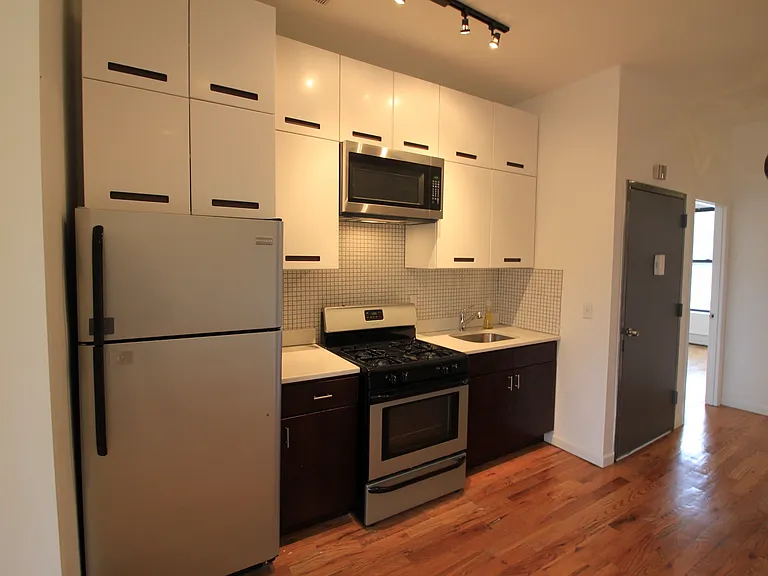 263 Vernon Ave #3 — Photo 1