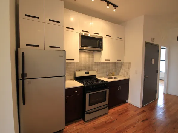 263 Vernon Avenue image 1 of 7