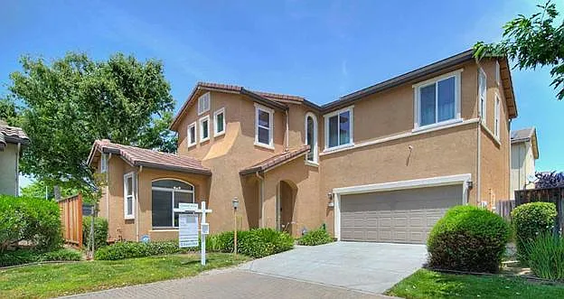 18 Bonack Pl — Photo 1
