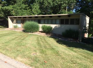 1903 Arrowhead Ln, Godfrey, IL 62035