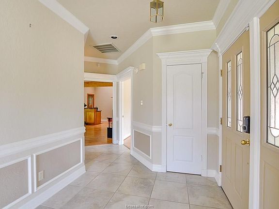 4th image of 9216 Stonebrook Dr