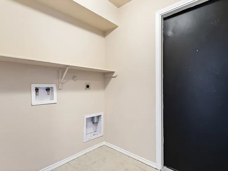 1533 Redbridge Dr — Photo 23