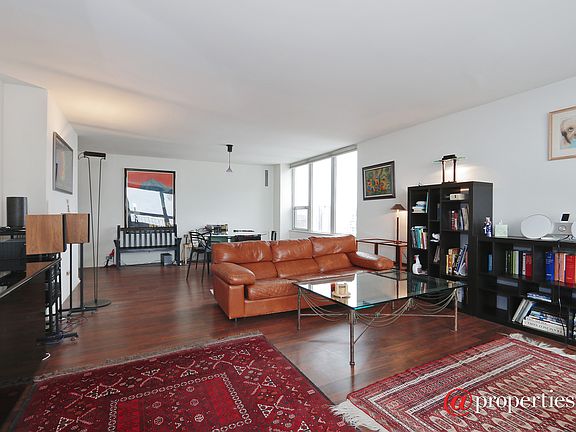 Living Room / Dining Room
