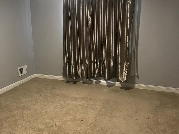 4th image of 1012 Washington St