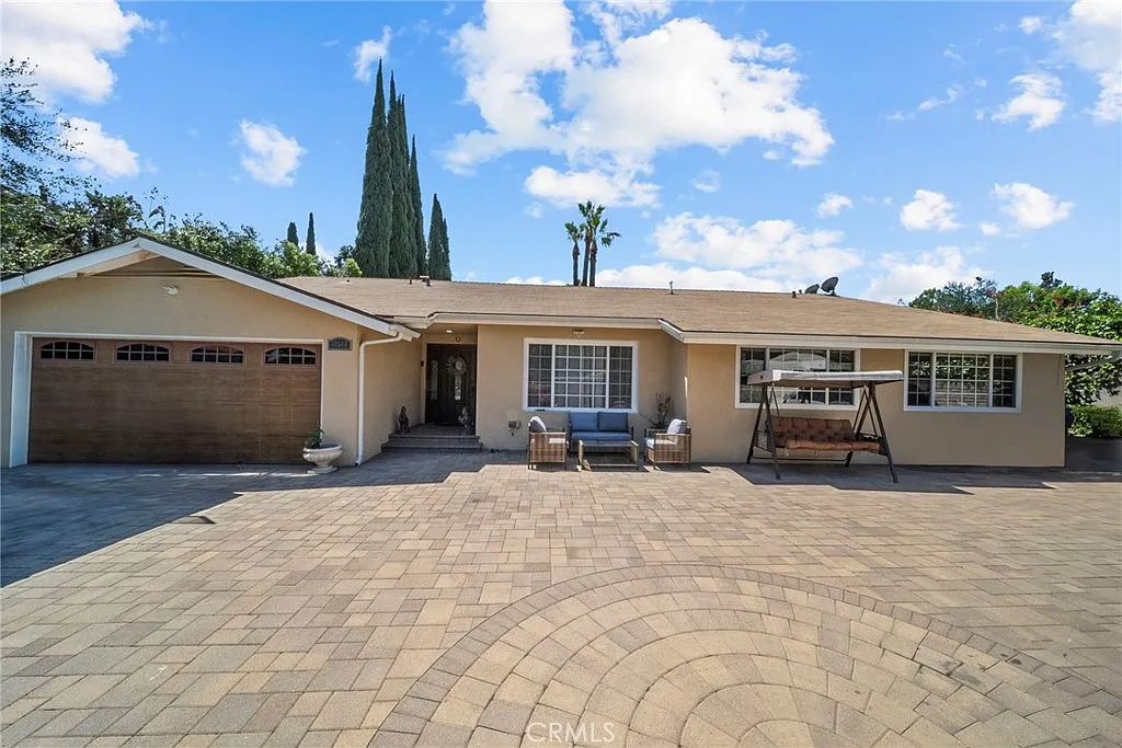 4 bed, 4.5 bath, 2756 sqft, $12,000 — Photo 2