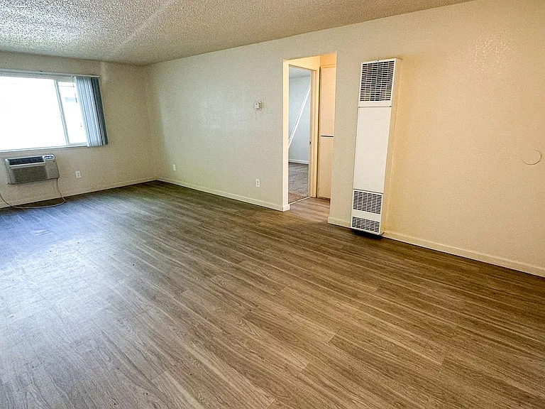 Mountain Vista Apartments — Photo 25