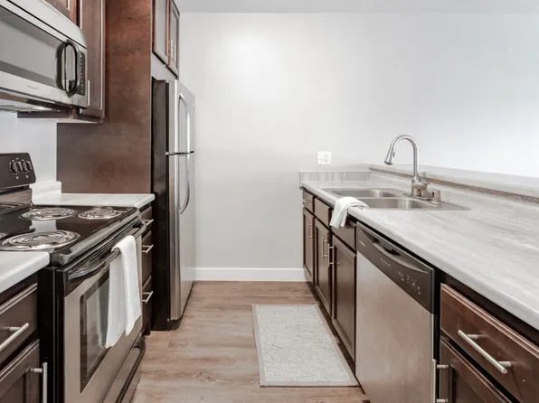 Lexington Hills Apartments