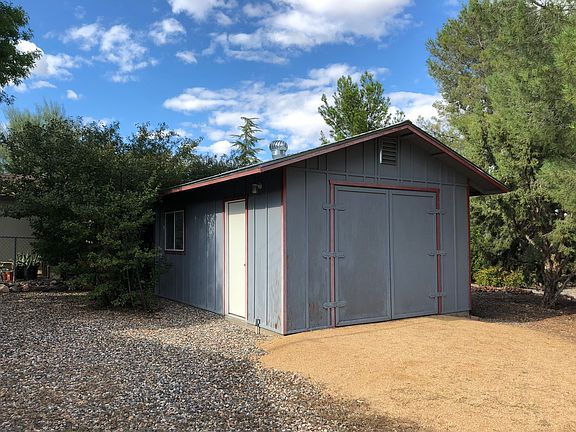 Newly added garage/workshop.