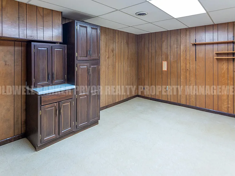 165 Lakeshore Ct — Photo 33