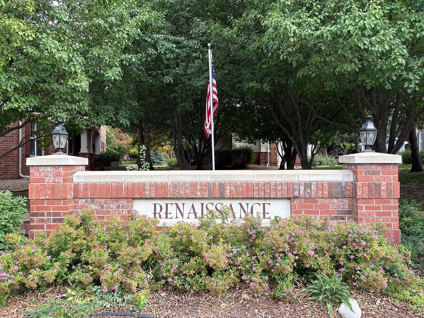 W. Greeley 1st Floor Condo | 2bd 2.5ba 2 Car Garage — Photo 3