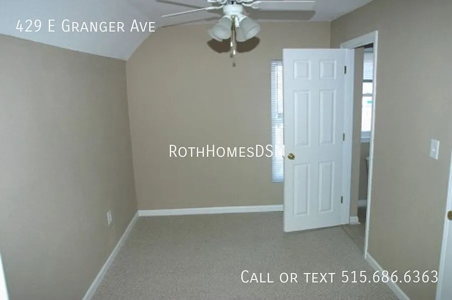 3 Bedroom 2 Bath 2 Car Garage Large 1 1/2 Story Home — Photo 4