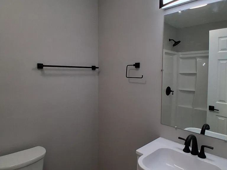 2906 Helen Dr — Photo 6