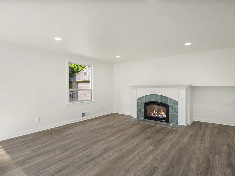 13540 25th Ave NE — Photo 12