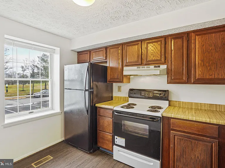 3525 Laurel View Ct — Photo 4