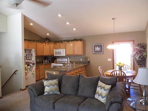 3rd image of 1610 Aspen Dr