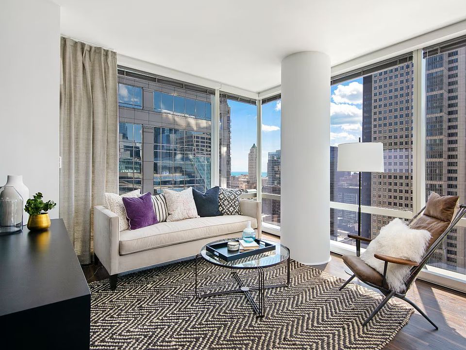 1st image of 200 N Dearborn St #2058