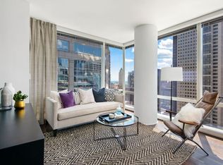 200 N Dearborn St #2058, Chicago, IL 60601