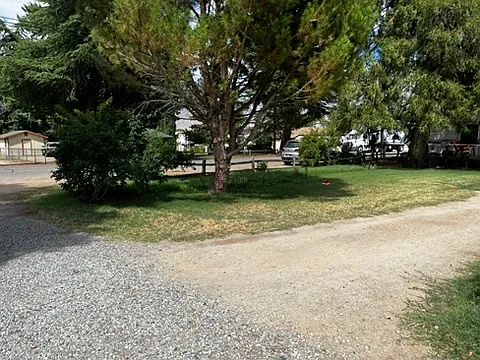 W Crocker Ave — Photo 2