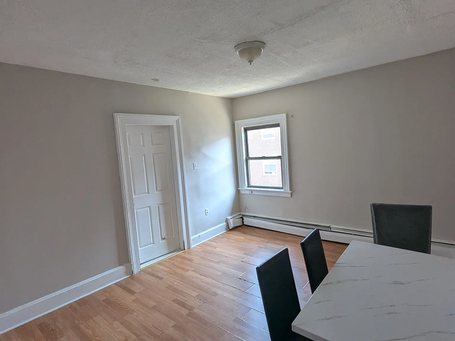 Studio, 1050 sqft, $1,200 — Photo 3