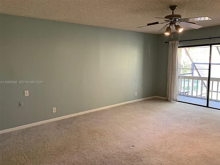305 Bonnie Brae Way #27 — Photo 7