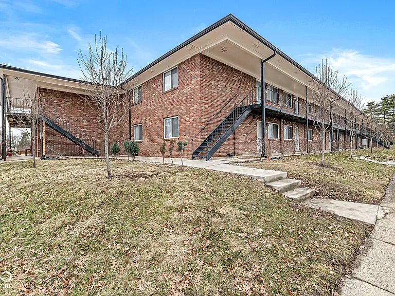 10301 Medallion Dr #110 — Photo 2