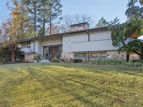 104 Harbour Dr, Yorktown, VA 23692