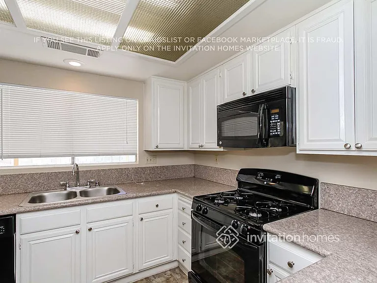330 Templeton Dr — Photo 5