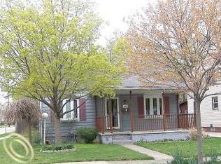 4548 Chamberlain St, Wayne, MI 48184