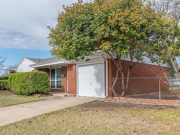 4th image of 5001 Basswood Ct