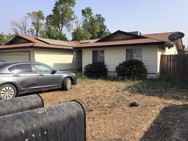 2nd image of 4233 W Tulare Ave
