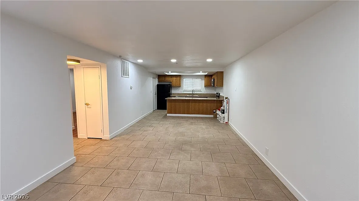 2 bed, 2.0 bath, 3688 sqft, $1,275 — Photo 2